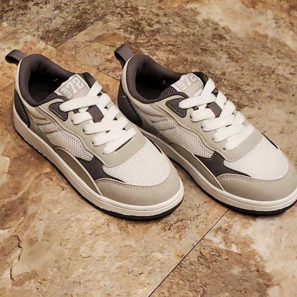 Marc Ecko Untld Boys Running Shoes White and Gray Size 13